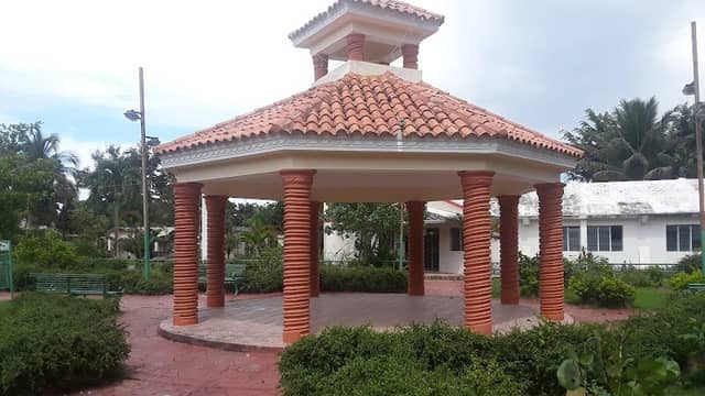 Los Castillo Park - Image 1