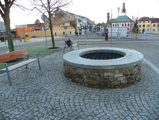 Historical well - Image 2