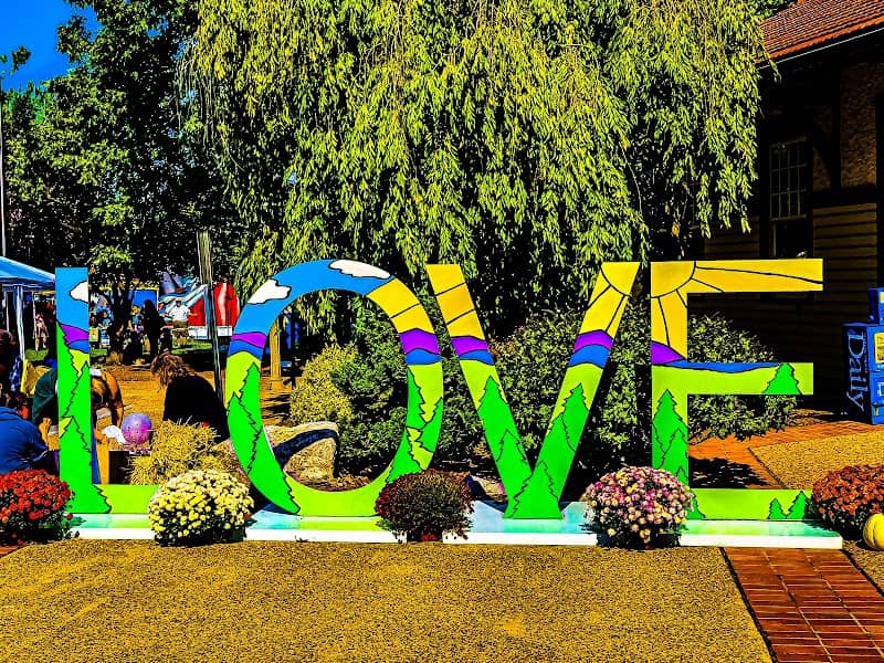 Love sign - Image 1