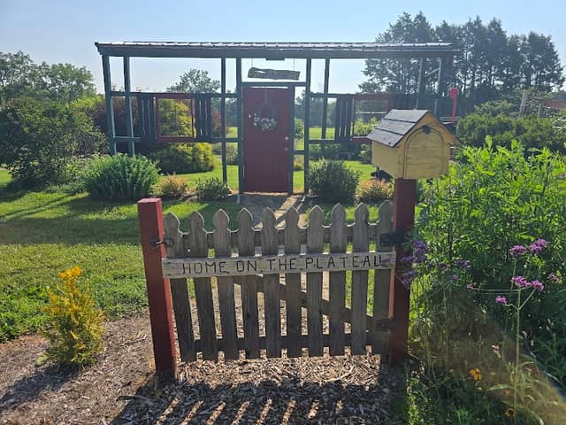 UT Gardens, Crossville - Image 1
