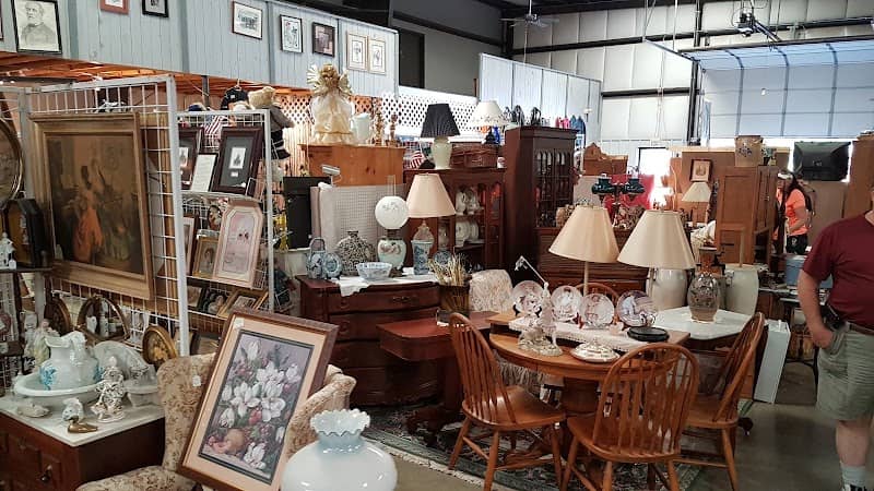 Chula Junction Flea Market - Image 1