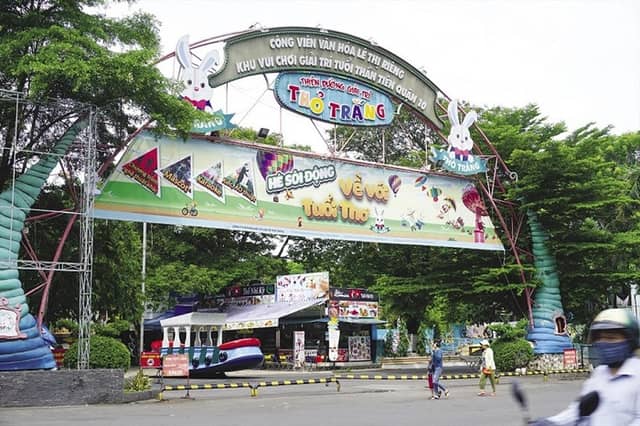 White Rabbit Amusement Park - Image 1