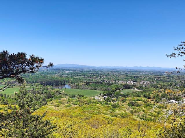 Sawnee Mountainside Hiking & Parking - Image 3