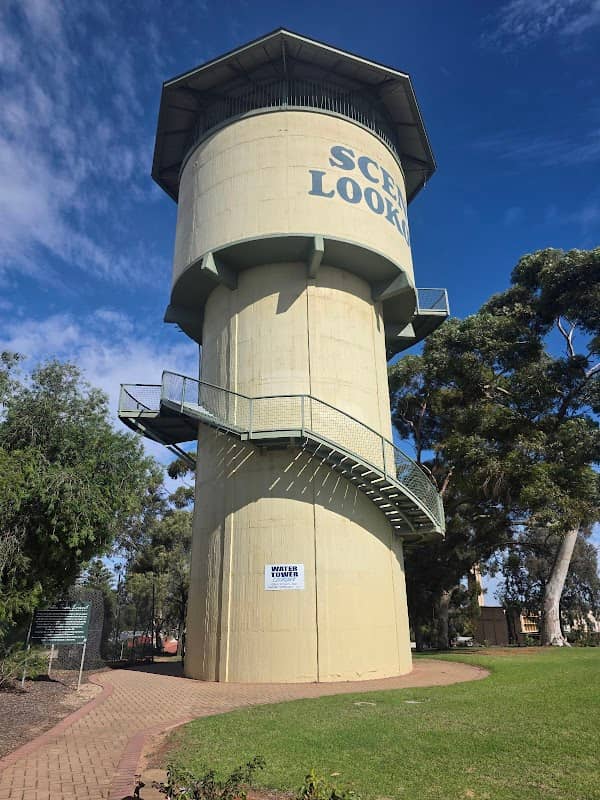 Berri Lookout Tower - Image 1