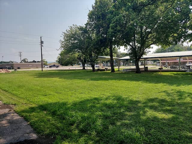 Thackerville Park - Image 1