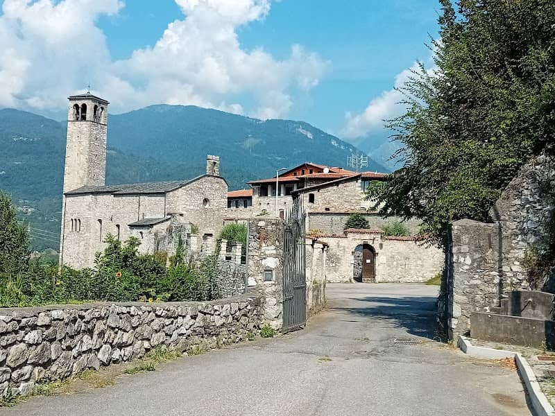 Fontana in pietra - Image 1