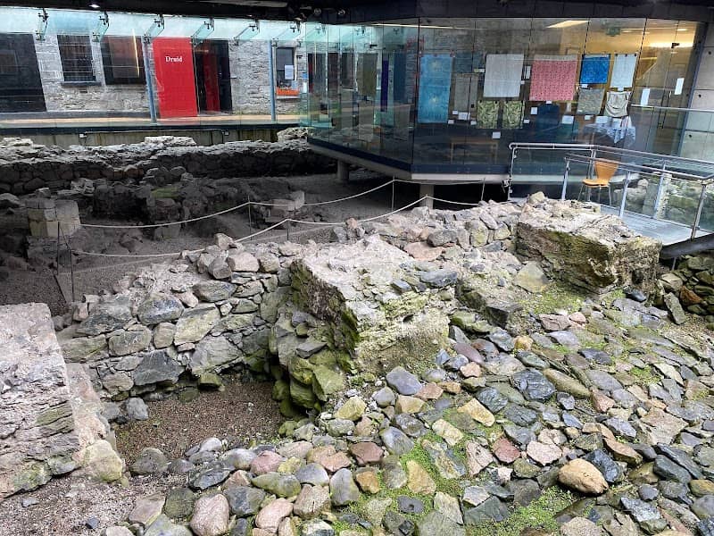 Hall of the Red Earl - Image 1