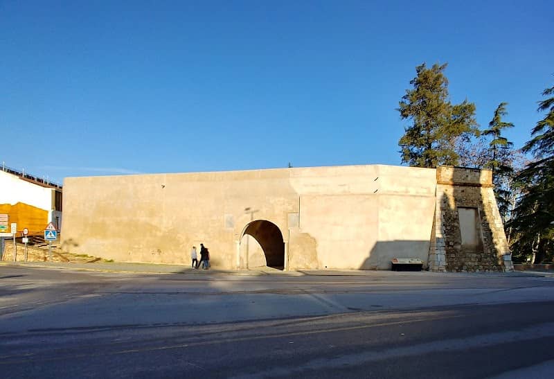 Puerta de la Trinidad - Image 1