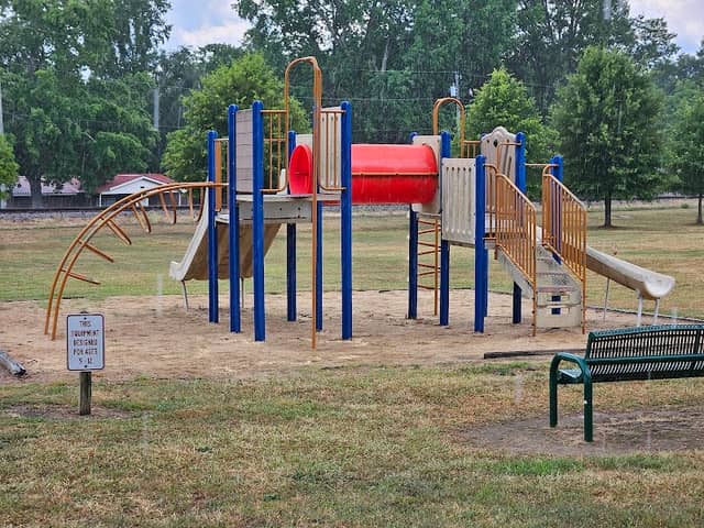 Oak Street Park - Image 1