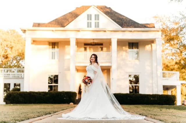 Hillwood Manor - Image 2