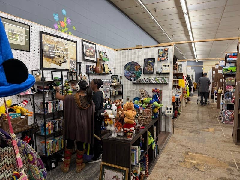Pioneer Vendor Mall - Image 1