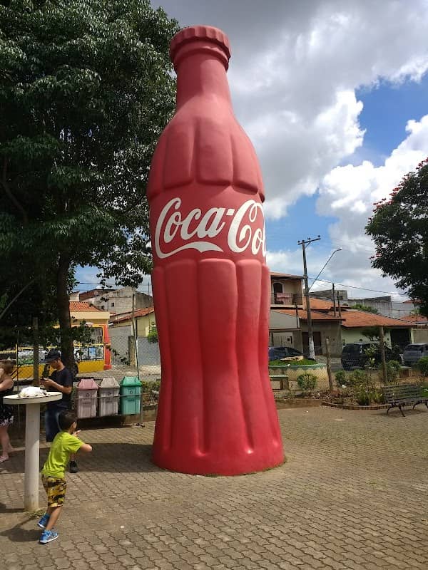 Praça dos Exageros - Image 1