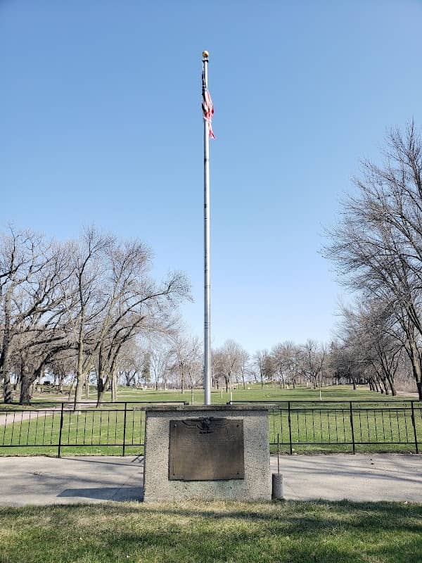 Veterans Memorial - Lake Crystal - Image 1