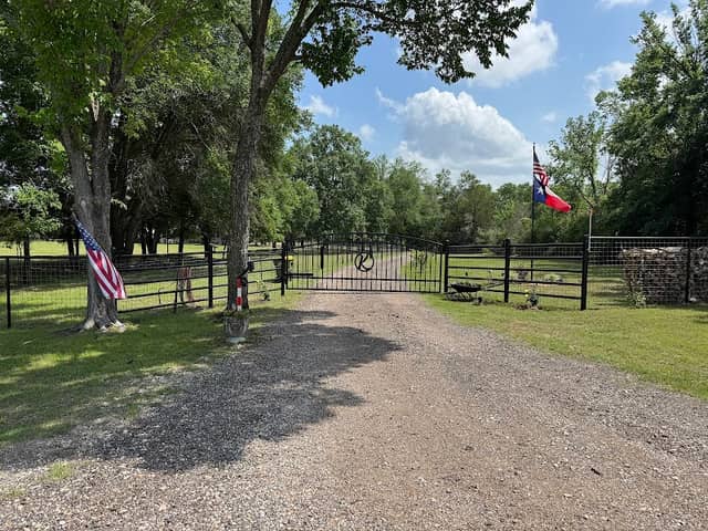 (Ag) Silver Hill Ranch - Image 3