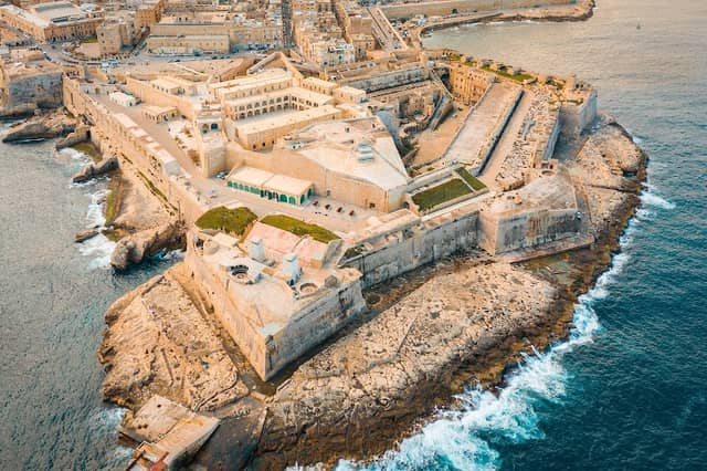 Fort St Elmo and the National War Museum - Image 2