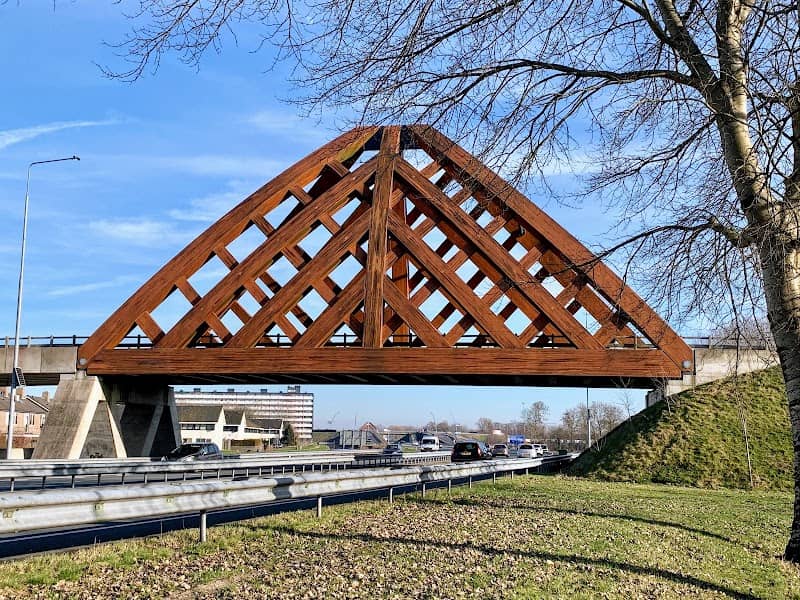 Sneek Tinga Parkje - Image 1