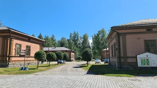 Old barracks area and Artillery Park - Image 1