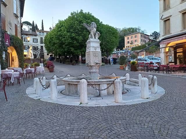 Fontana Maggiore - Image 2