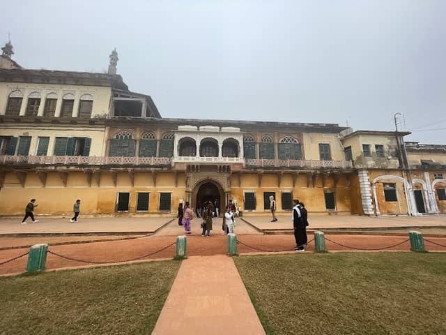 Ramnagar fort courtyard - Image 1