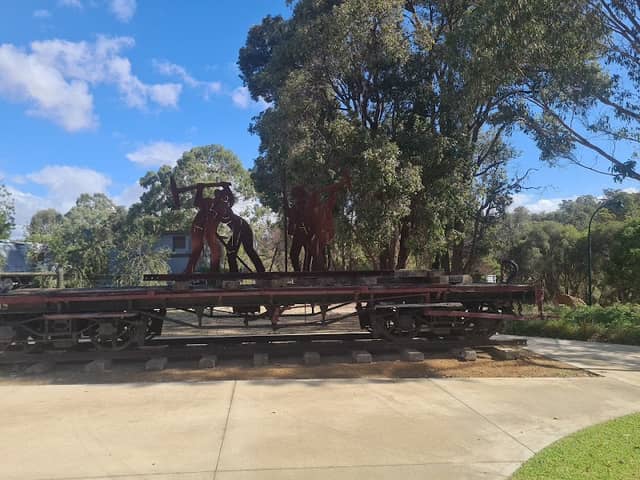 Railway Carriage - Image 2
