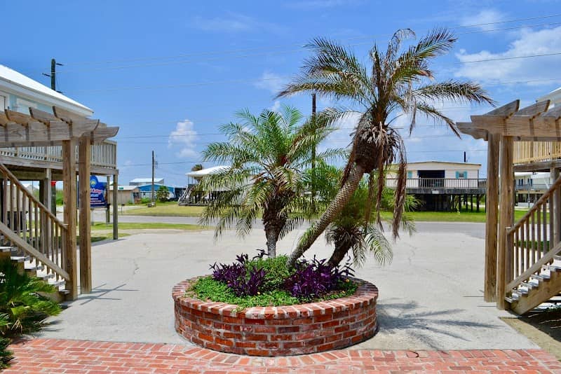 Blue Dolphin Inn & Cottages - Image 2