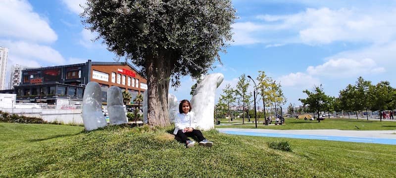 Park - Image 1
