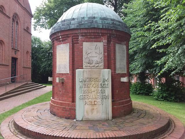 Gedenkstein zu Ehren der im I. Weltkrieg Gefallenen - Image 1