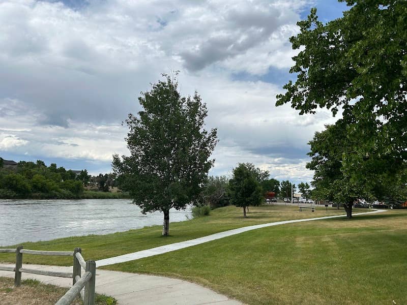 Riverside Park - Image 1