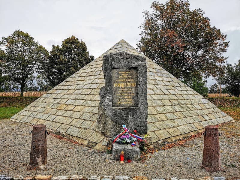 Monument to General Milan Rastislav Štefánik - Image 2