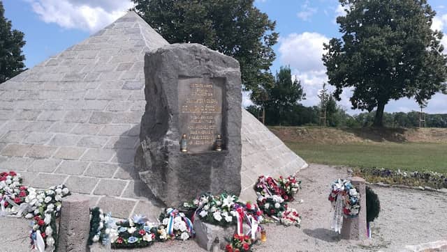 Monument to General Milan Rastislav Štefánik - Image 1