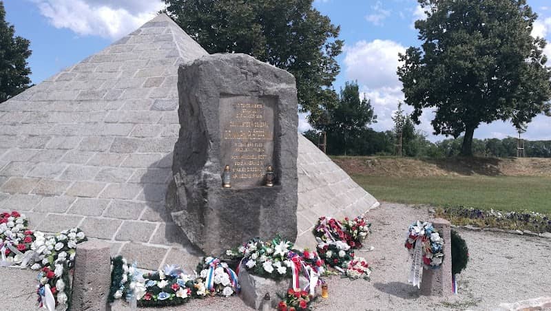 Monument to General Milan Rastislav Štefánik - Image 1