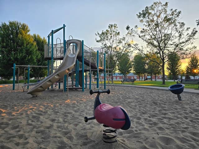 Sinclair Holden Park - Image 1