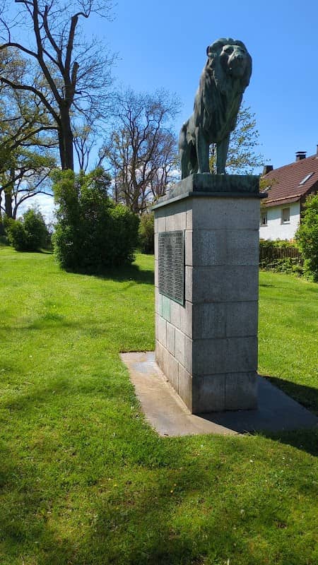 Gefallenendenkmal - Image 1