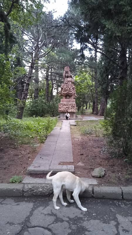 Old statue - Image 2