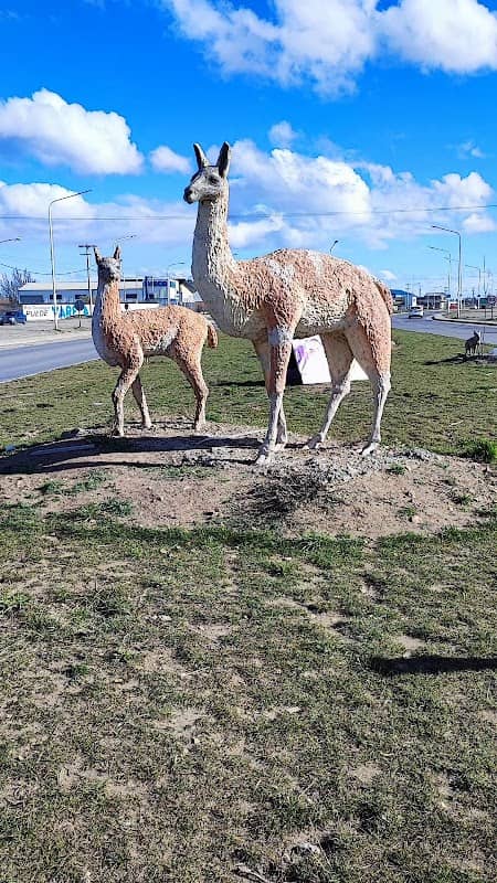 Monumento a la fauna patagonica - Image 1