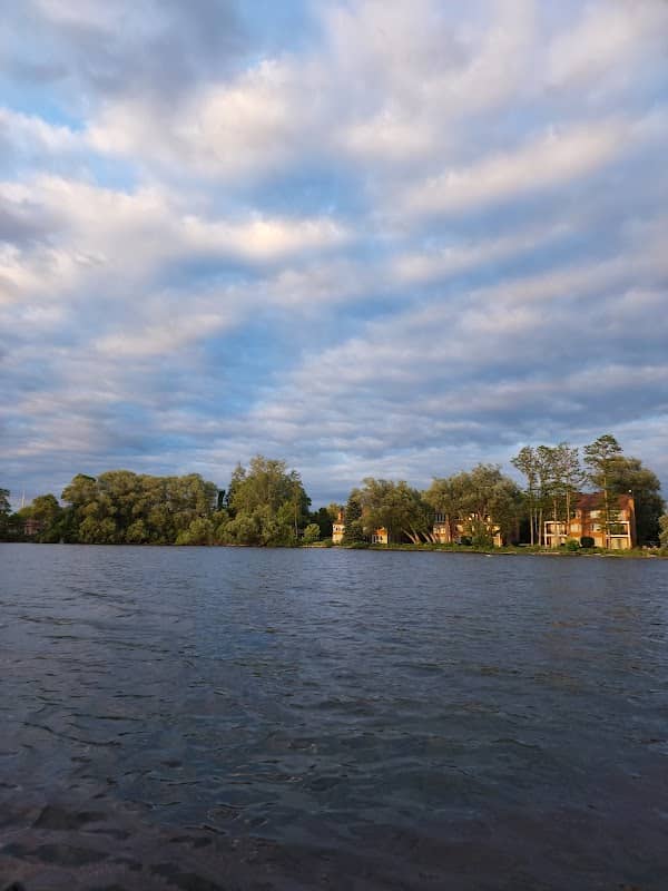 Hull Park - Image 2