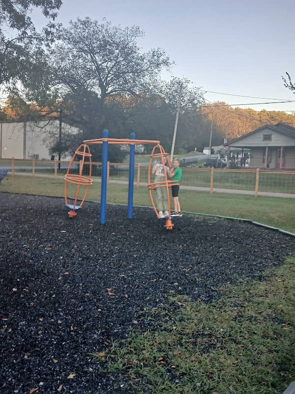Hoyt Berry Municipal Park - Image 2