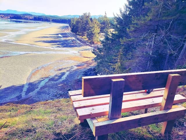Storey's Beach Bluff - Image 2