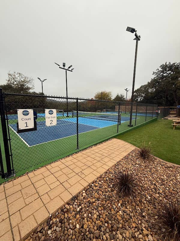 Old Helotes Family Food Park - Image 1