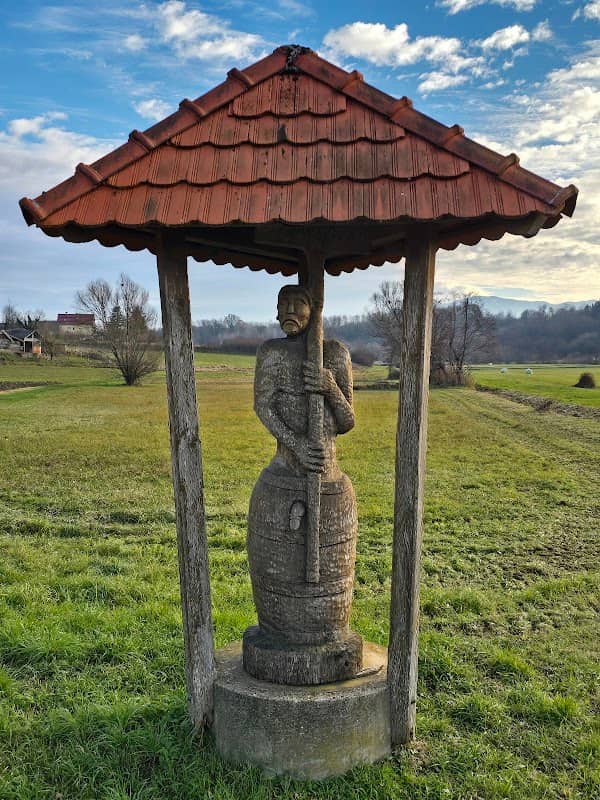 Drveni kip u Slivarskom - Image 1