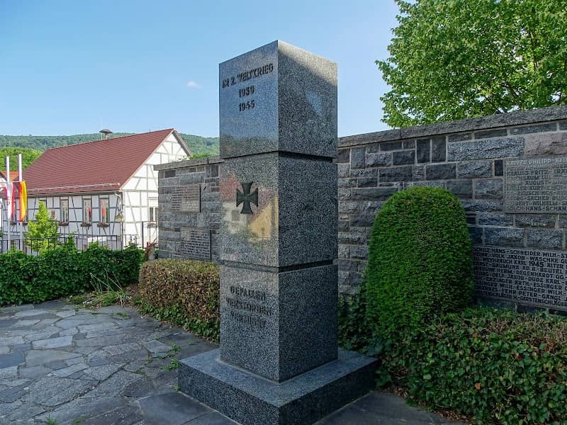 Ehrenmal Lautertal - Image 1