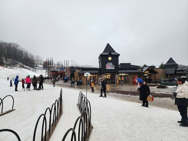 Blue Mountain Grand Central Lodge - Image 1