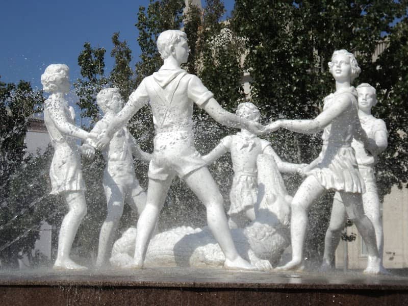 Fountain "Runaround Kids' - Image 2