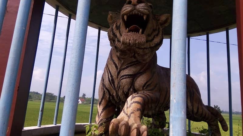 Tugu Macan Kurung - Image 2