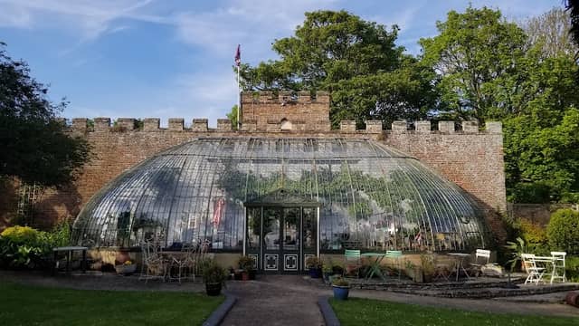 Italianate Glasshouse - Image 1