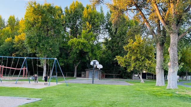 Iona Park - Image 1