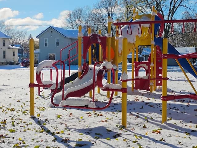 West Side Park - Image 1