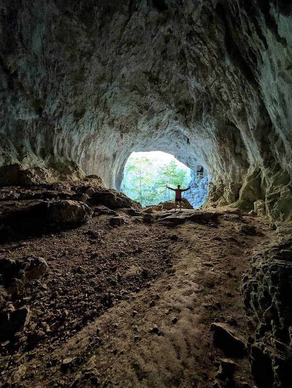 Dracoaia Cave - Image 1