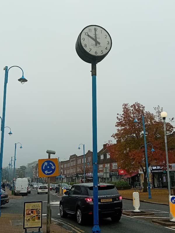 Memorial clock - Image 1
