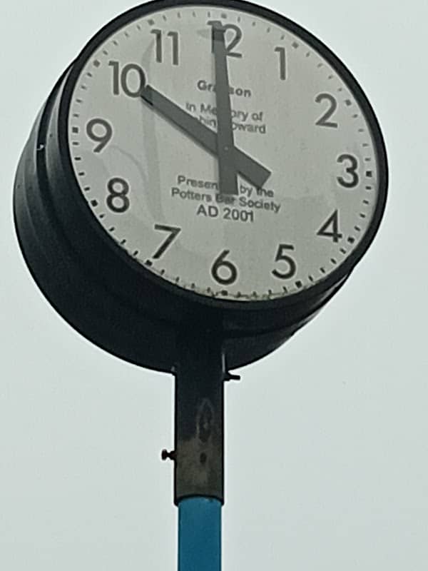 Memorial clock - Image 2